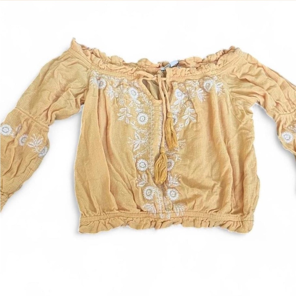 AMERICAN EAGLE Yellow off-the-shoulder crop top with embroidery and tassels